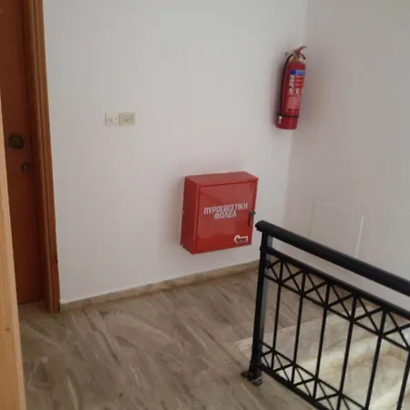 Apartment Spacious Apartment, Garden View Partial Seaview