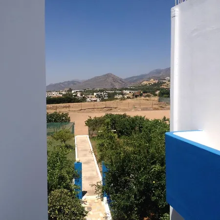 Spacious Apartment, Garden View Partial Seaview *