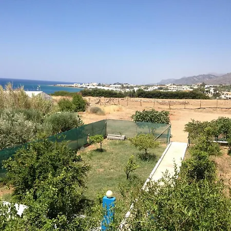 Spacious Apartment, Garden View Partial Seaview