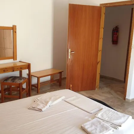 Spacious Apartment, Garden View Partial Seaview Apartment
