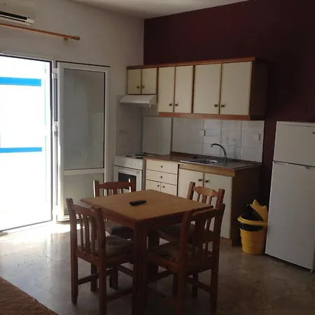 Spacious Apartment, Garden View Partial Seaview Makry Gialos (Crete)